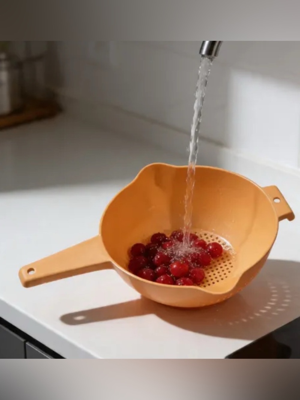 Tupperware Large Colander Strainer 2 L - Picture 3 of 3
